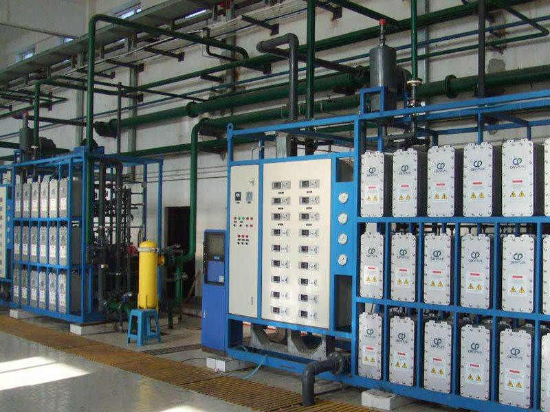 EDI設(shè)備內(nèi)部有兩個水膽，一個是熱水膽，一個是冷水膽